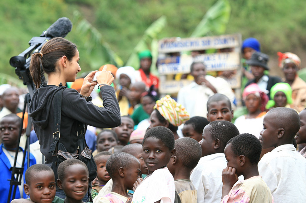 Missionaries Help Flood Victims in Ghana